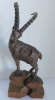 Naturgetreu geschnitzte Holzfigur Steinbock Fels Birkenbach Kleinwalsertal 28cm