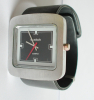 Swatch Armbanduhr Square Quartz schwarz + Edelstahl 4,5x4,2cm
