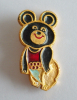 Abzeichen Nadel Brosche Mischa Mischka Maskottchen Olympia 1980 3x1,6cm