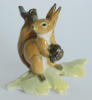Kleine Porzellanfigur Eichhörnchen auf Blatt Hutschenreuther Achtziger 7,8cm
